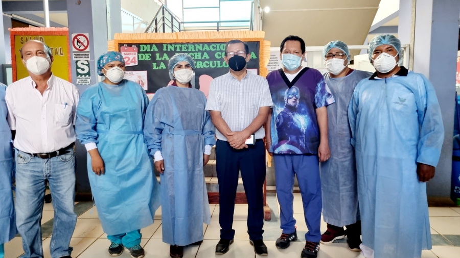 AUTORIDADES VISITAN ESTABLECIMIENTO DE SALUD LA JOYA