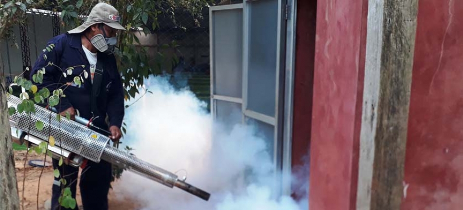PARA PREVENIR EL DENGUE LA DIRECCI&Oacute;N REGIONAL DE SALUD VIENE FUMIGANDO LAS VIVIENDAS DEL SECTOR LA JOYA